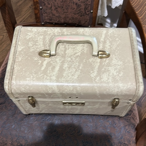 Vintage Samsonite train case carry-on cosmetics case. - Picture 4 of 15